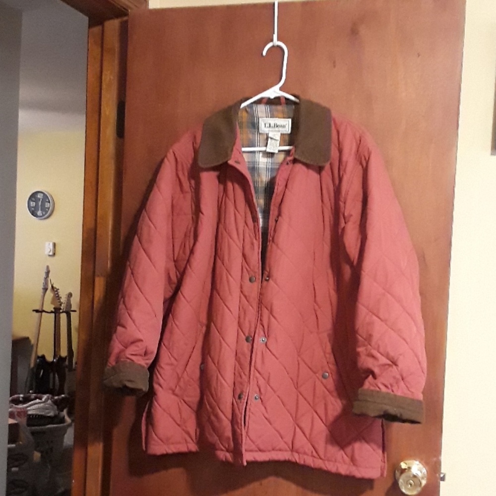 Women's Winter Jacket - Will be donated Friday